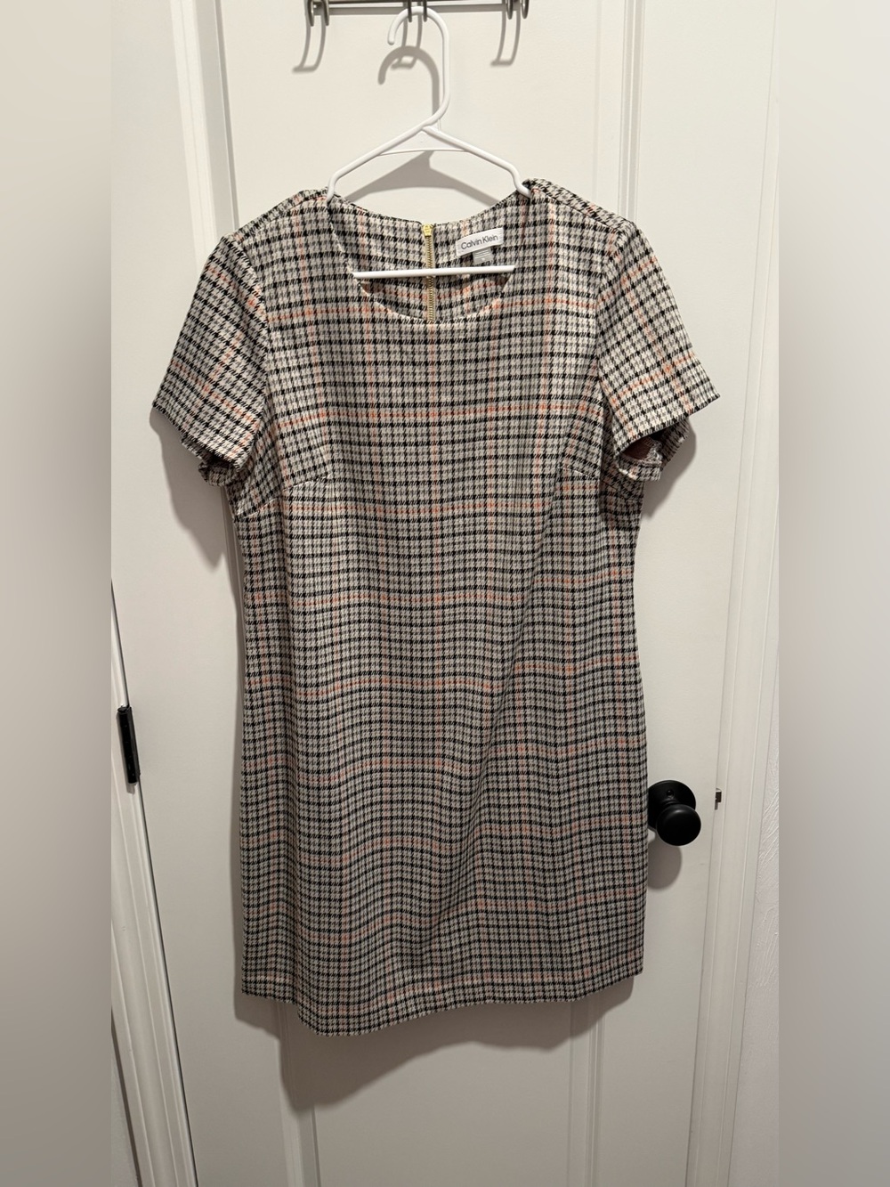 Calvin Klein - Checked Short Sleeve Shift Dress in Neutral Plaid, Size 16